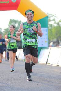 BIB: 1951, 2430
                            <button type="button" onclick="openModal(3643115)" class="btn btn-primary btn-sm float-right btn-popup" data-toggle="modal" data-target=".modal-high-quality">
                        <i class="fas fa-shopping-cart"></i> Add to Cart
                    </button>
                                            <button type="button" onclick="isThisMe(3643115, true)" class="btn btn-success btn-sm float-right btn-popup btn-isme hidden" data-toggle="tooltip" data-placement="bottom" title="นี่คือรูปของคุณใช่ไหม คลิกที่นี่เพื่อเอาเข้าอัลบั้ม">
                        <i class="fas fa-plus"></i> Add to album
                    </button>
                    <button type="button" onclick="isThisMe(3643115, false)" class="btn btn-warning btn-sm float-right btn-popup btn-isnotme hidden">
                        <i class="fas fa-ban"></i> Remove from album
                    </button>